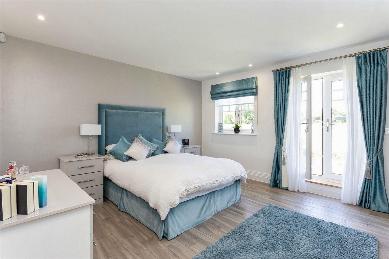 Magpie Hall Road, Bushey